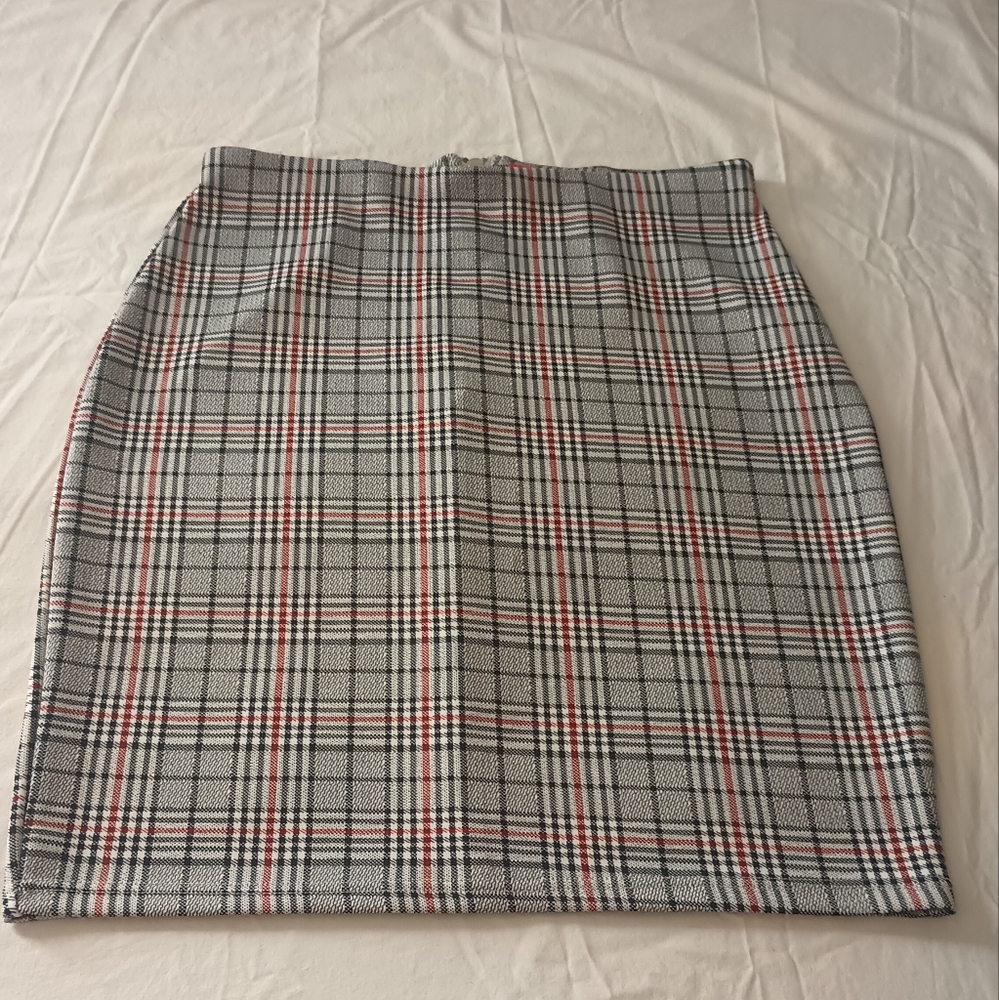 Maze Collection Women's PM Plaid Pencil Skirt Black White Marron Zip Back Pre-ow